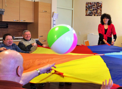 Was machen ältere Menschen eigentlich den ganzen Tag in Pflege- oder Wohnheimen in Heiligenstadt?