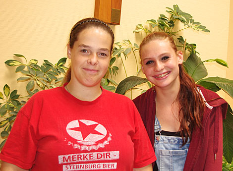 Janine und Mandy absolvieren ein freiwilligese Praktikum in den Eichsfelder Werkstätten